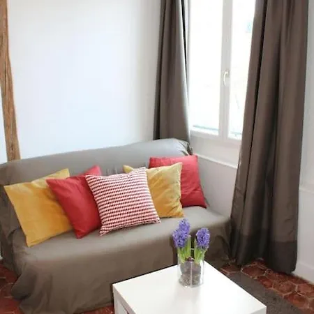 Agreable A 1 Min Du Chateau De Apartment